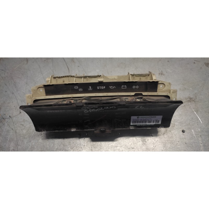 Recambio de cuadro instrumentos para peugeot 205 berlina 1.4 referencia OEM IAM 09032319901 2