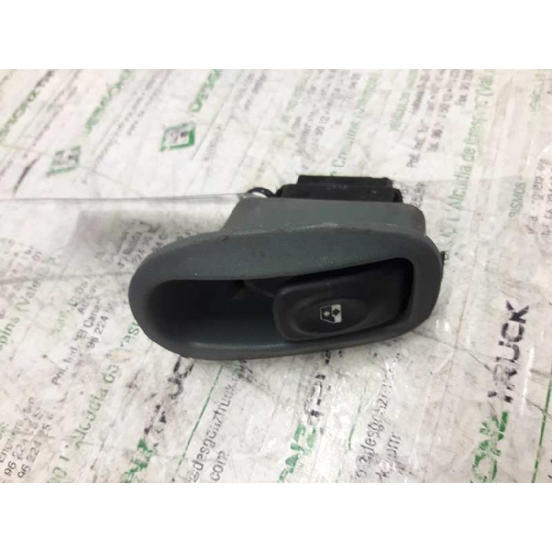 Recambio de mando elevalunas trasero derecho para renault megane i scenic (ja0) 1.6e alize referencia OEM IAM   