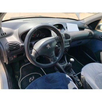 peugeot 206 berlina del año 2002