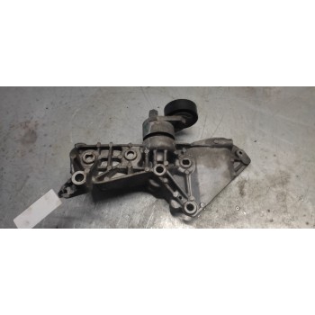 Recambio de soporte alternador para renault modus confort dynamique referencia OEM IAM 8200327134  