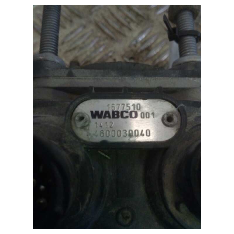 Recambio de valvula aire para daf serie xf105.510 fsa 4x2 space-cab referencia OEM IAM 1677510 4800030040 VALVULA TRANSMISOR DE 2
