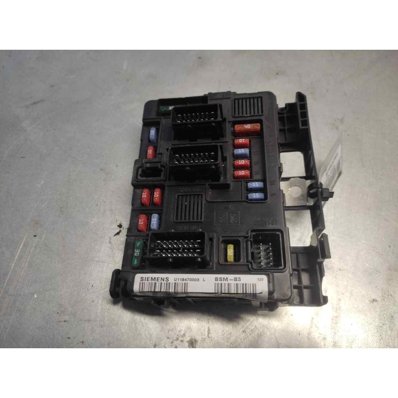 Recambio de caja reles / fusibles para citroën xsara picasso 1.6 hdi 90 exclusive referencia OEM IAM 9650618480 U118470003L BSM - Gris 2