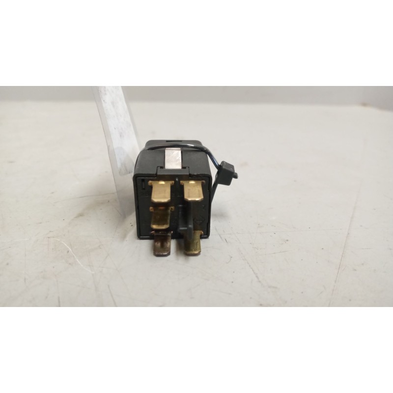 Recambio de interruptor para daf serie xf105.460 12.9 diesel referencia OEM IAM 1435604 - Blanco 2