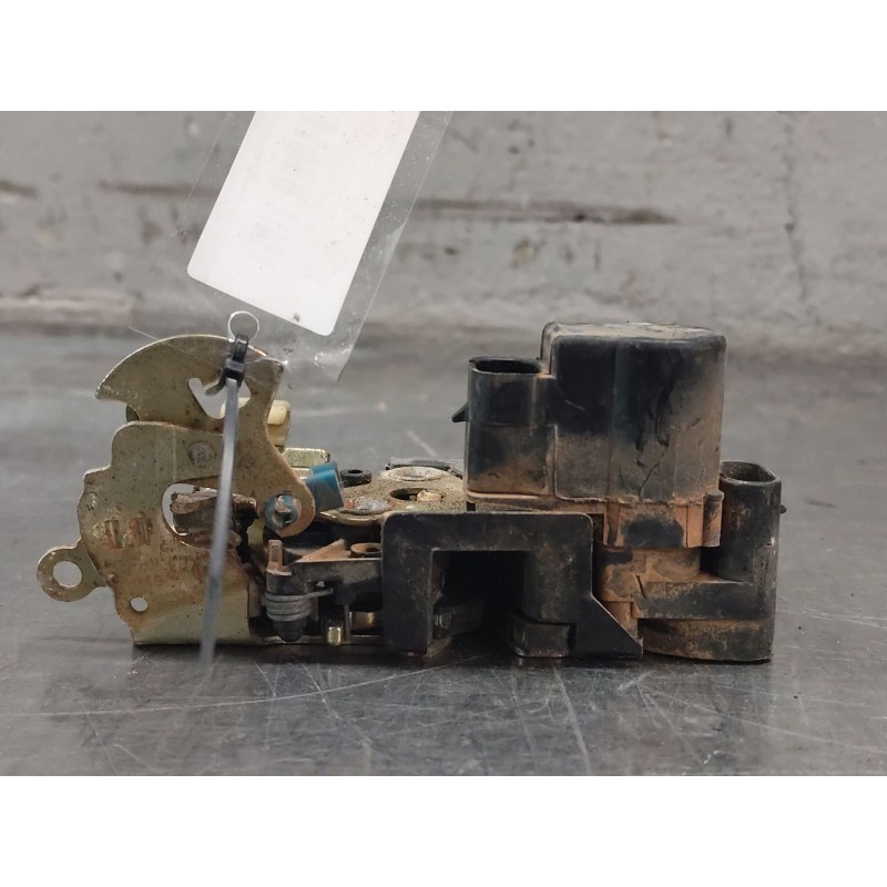 Recambio de cerradura puerta delantera derecha para daewoo nubira berlina 2.0 cat referencia OEM IAM 3