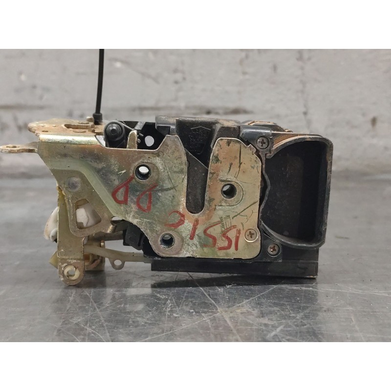 Recambio de cerradura puerta delantera derecha para daewoo nubira berlina 2.0 cat referencia OEM IAM 4