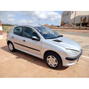 peugeot 206 berlina del año 2002