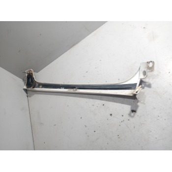 Recambio de moldura luna delantera para iveco stralis (as) 11.1 diesel referencia OEM IAM 5801563243  