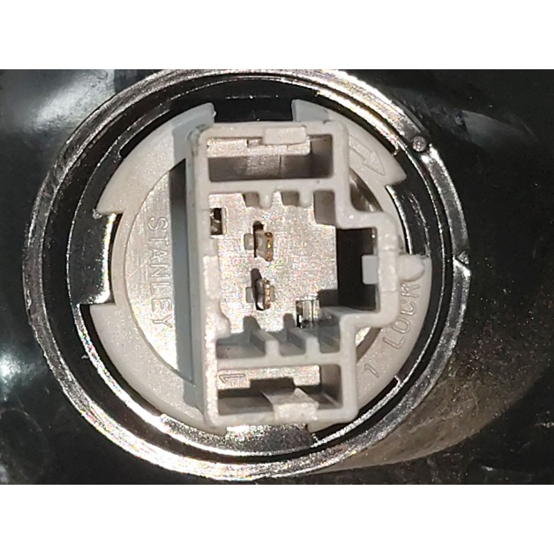 Recambio de piloto trasero izquierdo interior para mazda 3 berlina (bk) 1.6 crdt active referencia OEM IAM - Negro 2