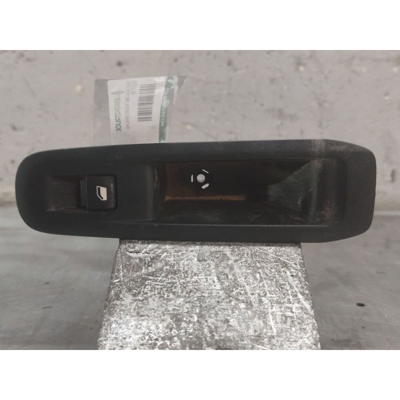 Recambio de mando elevalunas trasero derecho para peugeot 308 active referencia OEM IAM   