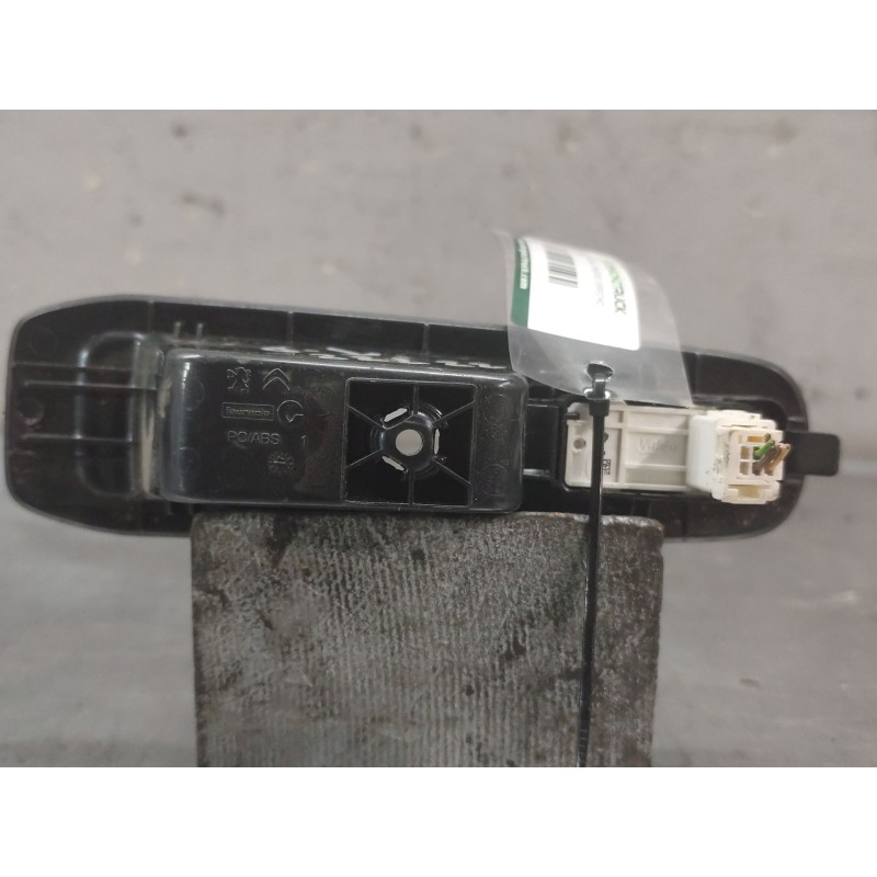 Recambio de mando elevalunas trasero derecho para peugeot 308 active referencia OEM IAM - Blanco 3