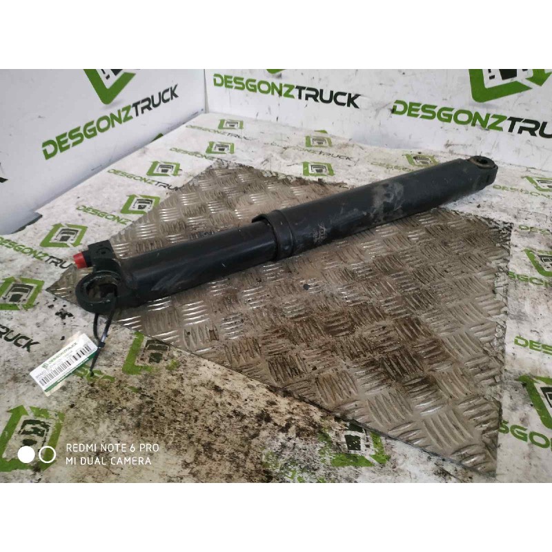 Recambio de brazo elevacion cabina para volvo fm 12 2002  fsa  std 4x2 corto referencia OEM IAM 3198843 - Blanco
