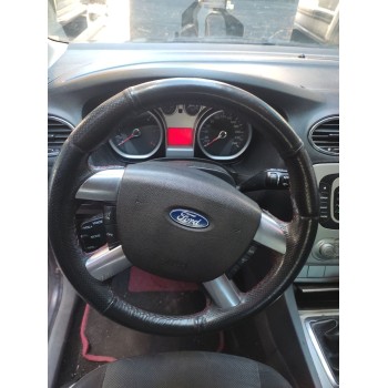 ford focus berlina (cap) del año 2008
