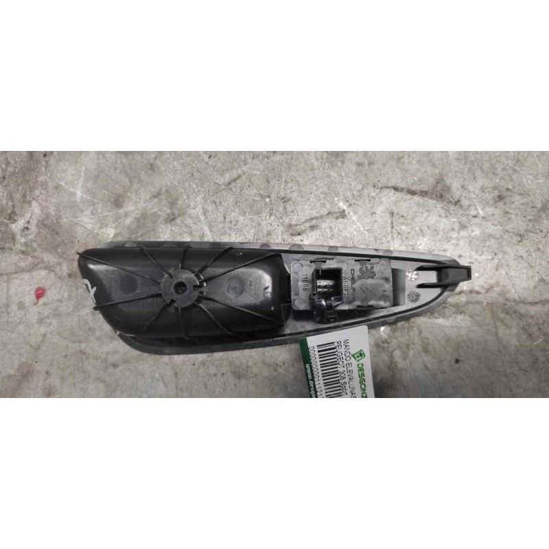 Recambio de mando elevalunas trasero derecho para peugeot 308 sport referencia OEM IAM 96573850XT 4 PINS - Gris 2
