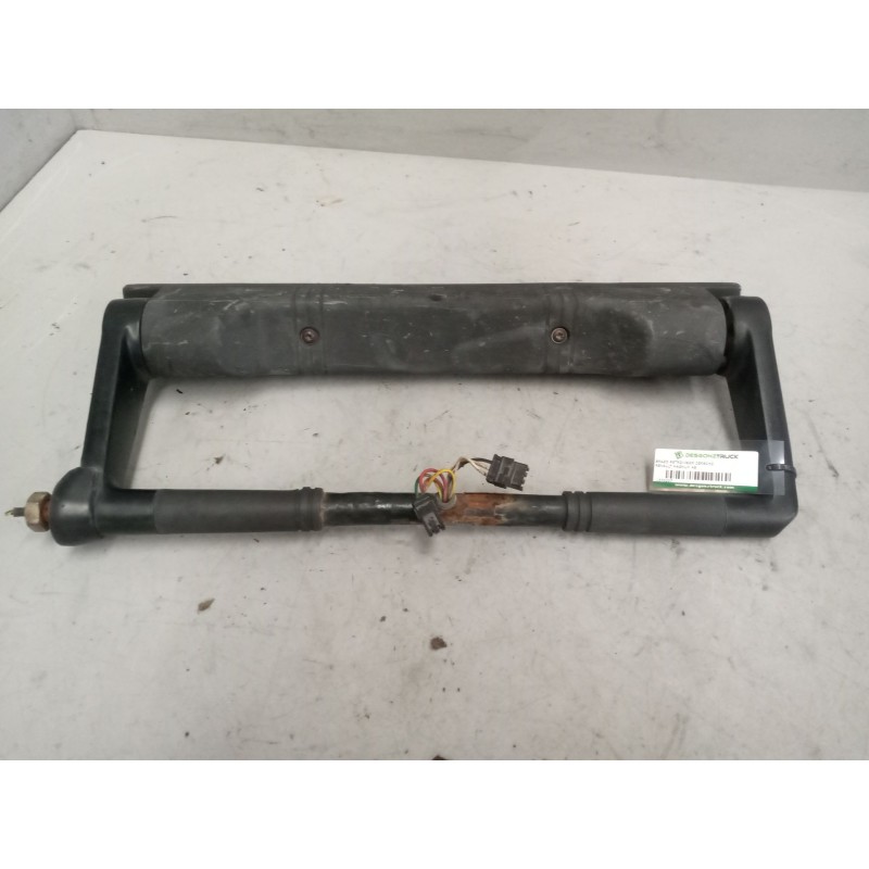 Recambio de brazo retrovisor derecho para renault magnum ab diesel referencia OEM IAM - Blanco 2
