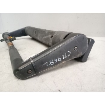 Recambio de brazo retrovisor derecho para renault magnum ab diesel referencia OEM IAM   