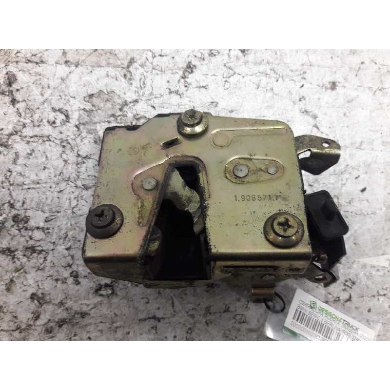Recambio de cerradura puerta trasera izquierda para bmw serie 3 berlina (e30) 324td referencia OEM IAM 19065711 2