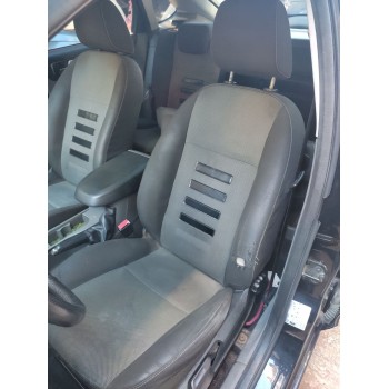 ford focus berlina (cap) del año 2008