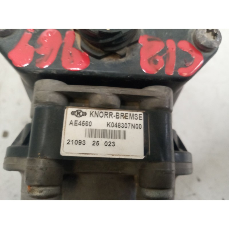 Recambio de valvula aire para iveco stralis (as) 12.9 diesel referencia OEM IAM AE4560 VALVULA SEXTUPLE K0483307N00 - Blanco 2