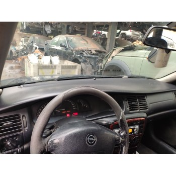opel vectra b berlina del año 2001