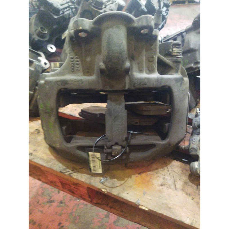 Recambio de pinza freno delantera derecha para mercedes-benz axor 2-ejes 18 ton 2004 referencia OEM IAM A9444200301 K002364 - Blanco