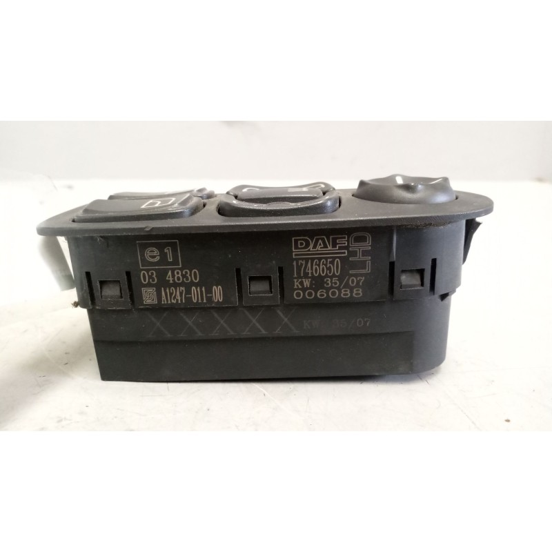 Recambio de mando elevalunas delantero izquierdo para daf serie xf105.460 12.9 diesel referencia OEM IAM 1746650 - Blanco 2