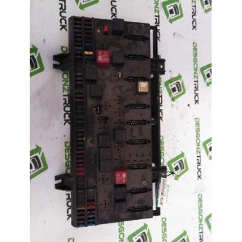 CAJA RELES / FUSIBLES 