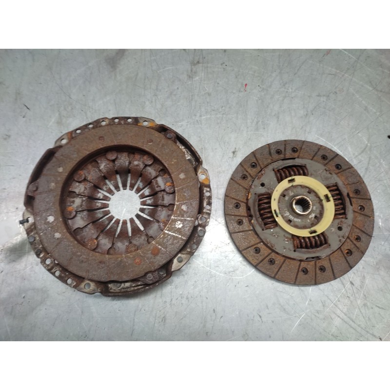 Recambio de kit embrague para nissan primastar (x83) combi 6 asientos batalla 2,78t referencia OEM IAM - Blanco 2