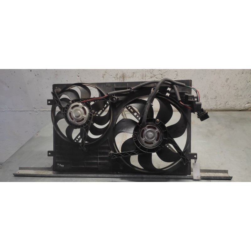 Recambio de electroventilador para volkswagen polo (9n1) highline referencia OEM IAM - Azul 2