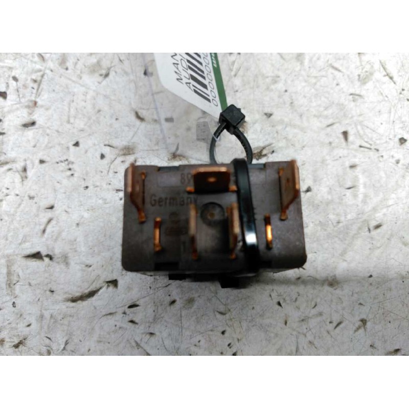 Recambio de mando elevalunas trasero derecho para audi 80 avant 2.0 cat (abt) referencia OEM IAM - Blanco 2