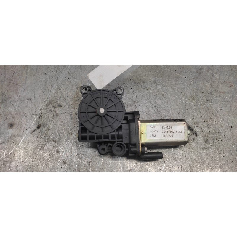 Recambio de motor elevalunas delantero derecho para ford fiesta (cbk) ambiente referencia OEM IAM 2S5114553AA 2 PINS 2