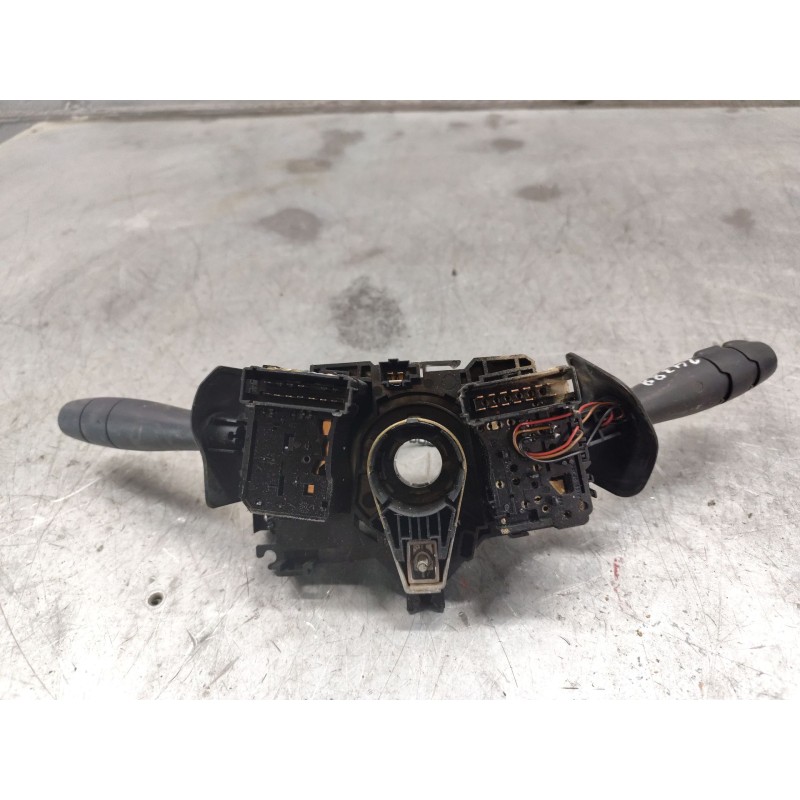 Recambio de mando multifuncion para dacia logan 1.6 cat referencia OEM IAM 8200213173 2