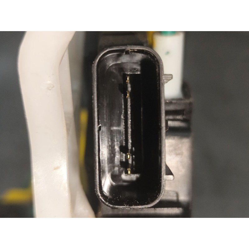 Recambio de cerradura puerta delantera derecha para hyundai i30 (gd) 1.6 crdi referencia OEM IAM 81320A6110 2