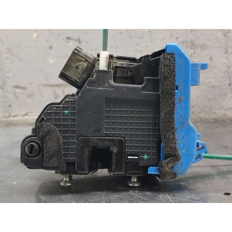 Recambio de cerradura puerta trasera derecha para hyundai i30 (gd) 1.6 crdi referencia OEM IAM 81420A6100 4