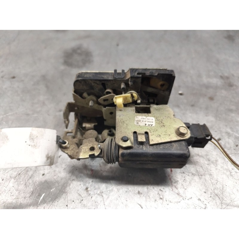Recambio de cerradura puerta trasera izquierda para dacia logan 1.6 cat referencia OEM IAM 8200214018 2