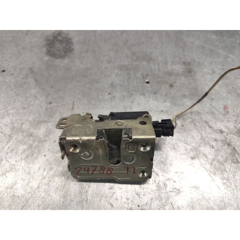 Recambio de cerradura puerta trasera izquierda para dacia logan 1.6 cat referencia OEM IAM 8200214018 3