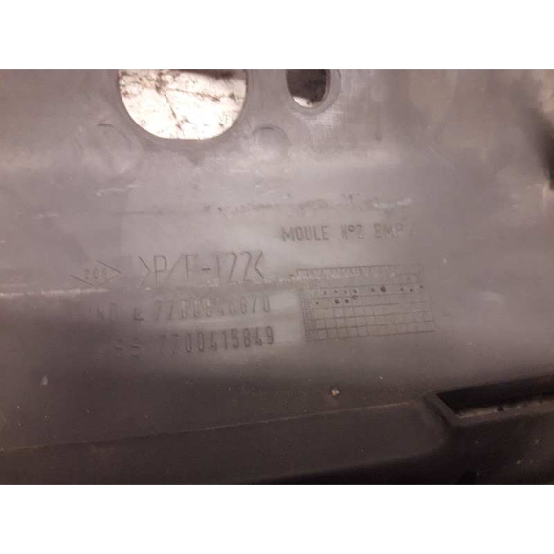 Recambio de rejilla delantera central para renault clio ii fase i (b/cbo) 1.4 alize referencia OEM IAM 7700846870 7700415849 - Azul 5