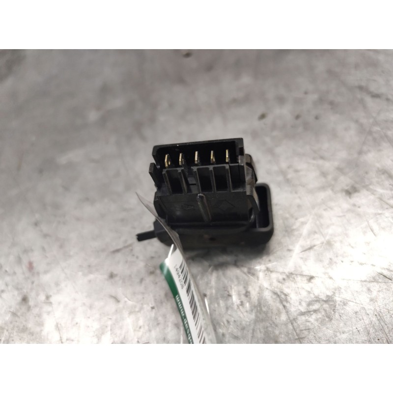 Recambio de mando cierre centralizado para dacia logan 1.6 cat referencia OEM IAM  5 PINS 2