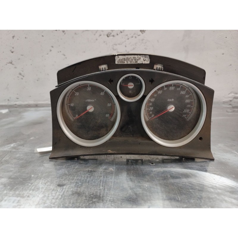 Recambio de cuadro instrumentos para opel astra gtc 1.9 cdti referencia OEM IAM 13225977  
