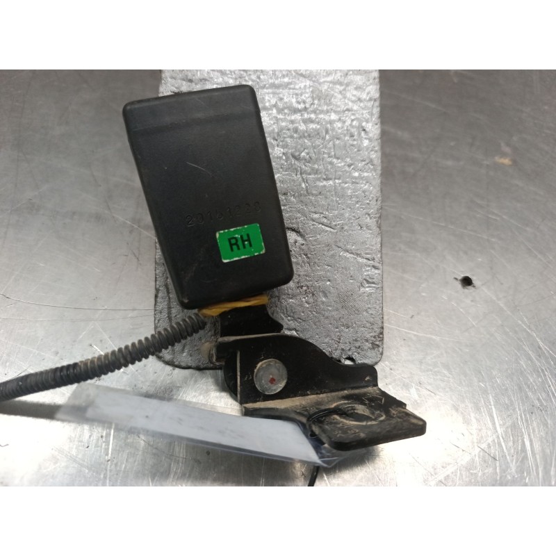 Recambio de enganche de cinturon trasero derecho para hyundai i30 (gd) 1.6 crdi referencia OEM IAM   