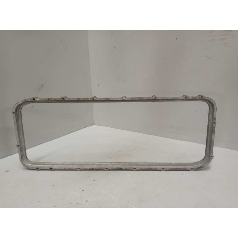 Recambio de soporte para iveco eurocargo 05.03  5.9 diesel referencia OEM IAM 4897858 SOPORTE CARTER SUPLEMENTO SEPARADOR CARTER - Blanco 2