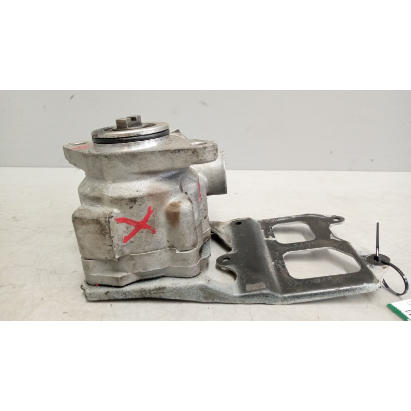 Recambio de bomba direccion para iveco eurocargo tector 3.9 diesel referencia OEM IAM 4896314  7685900103