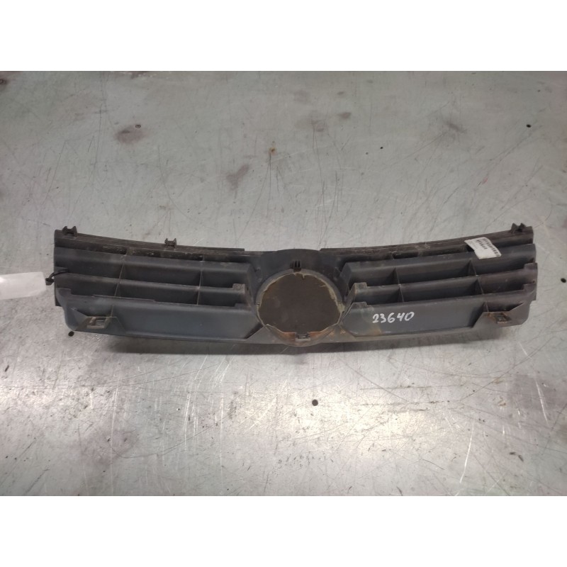 Recambio de rejilla delantera central para volkswagen polo berlina (6n2) conceptline referencia OEM IAM - Azul 2
