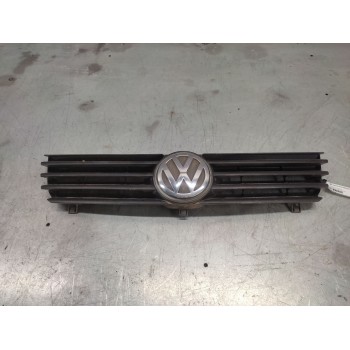 Recambio de rejilla delantera central para volkswagen polo berlina (6n2) conceptline referencia OEM IAM   