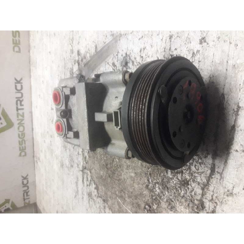 Recambio de compresor aire acondicionado para ford transit mod. 2000 combi ft 260 2.0 corto referencia OEM IAM 000929A - Blanco