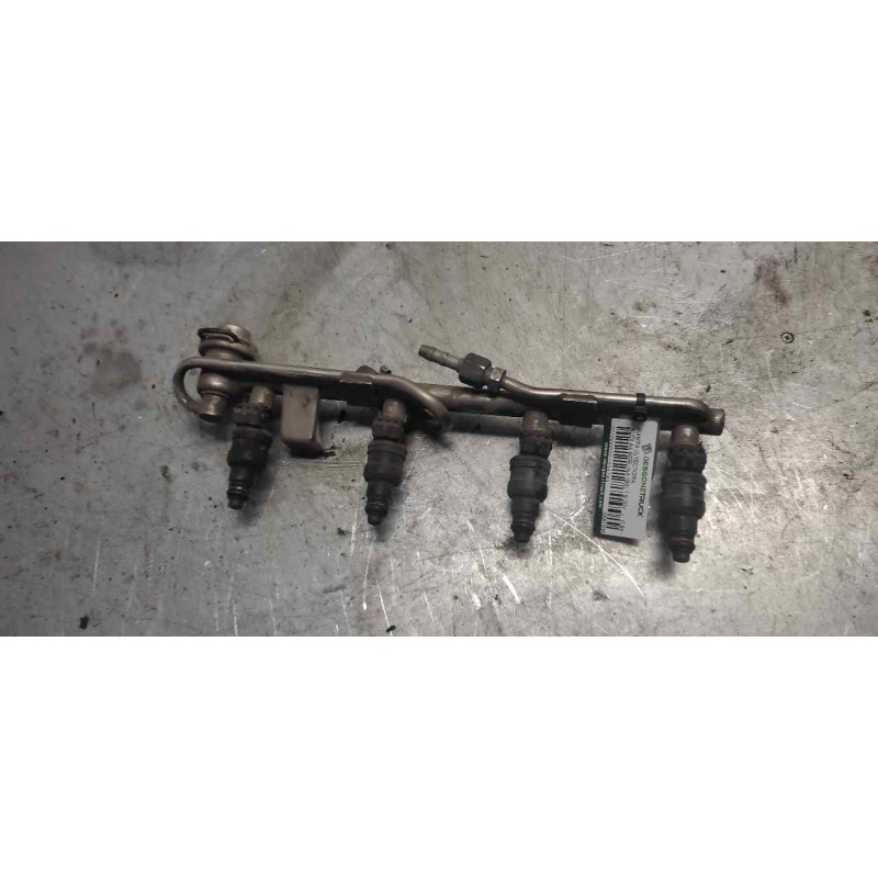 Recambio de rampa inyectora para audi a4 berlina (b5) 1.8 20v referencia OEM IAM 058133681  