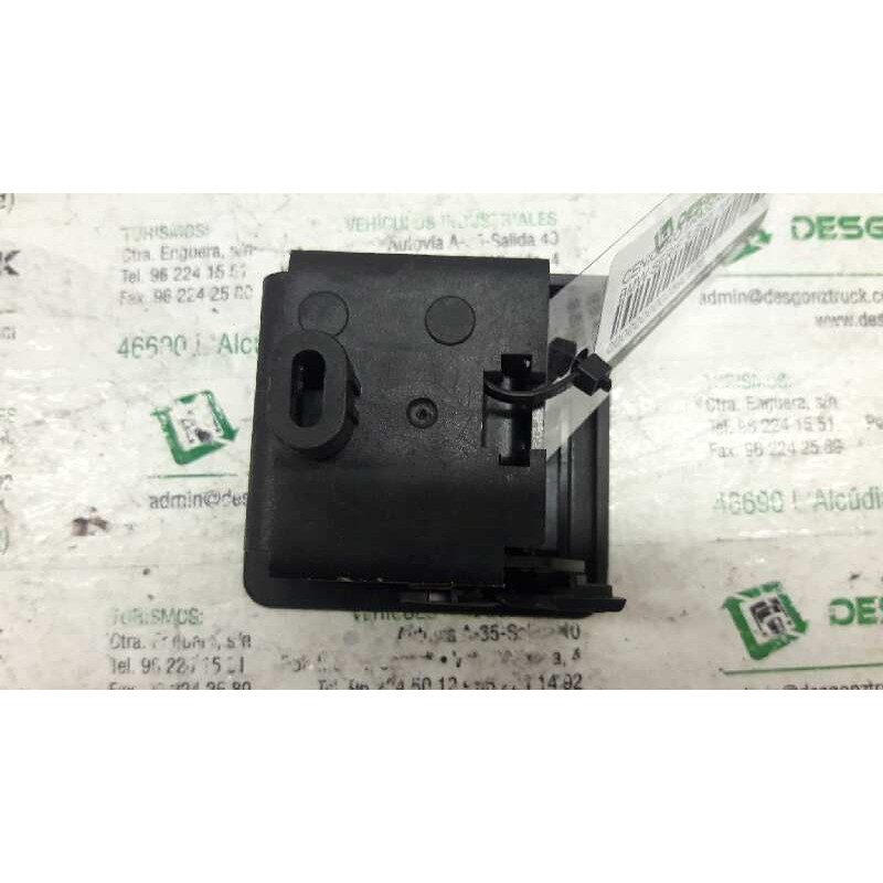 Recambio de cenicero trasero para bmw serie 3 berlina (e46) 318i referencia OEM IAM 2