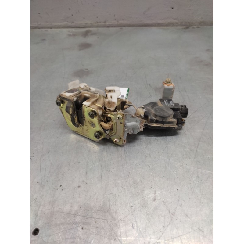 Recambio de cerradura puerta trasera izquierda para mitsubishi pajero referencia OEM IAM   
