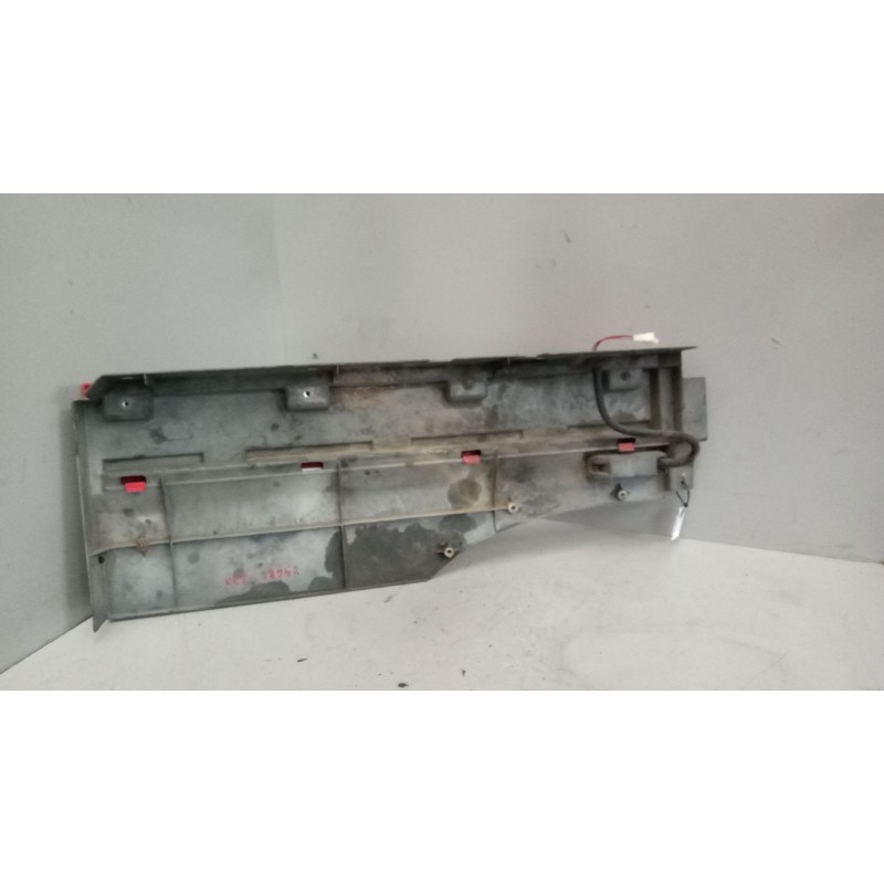Recambio de moldura trasera cabina para daf serie xf105.460 12.9 diesel referencia OEM IAM 1855610  1831060 - Rojo 2