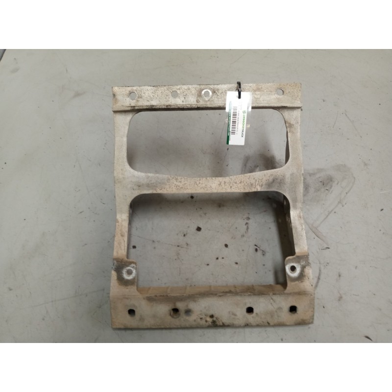 Recambio de soporte para renault hr xxx.18/26 premium 01  11.1 diesel referencia OEM IAM 5600201656 SOPORTE PELDAÑO IZQUIERDO 