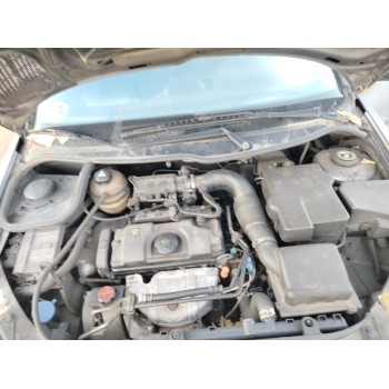 peugeot 206 berlina del año 2001